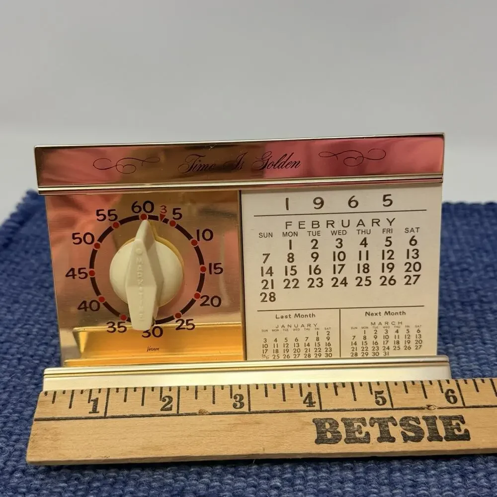 vintage Vernco Vernadium MCM 1965-67 desk calendar with timer NOS